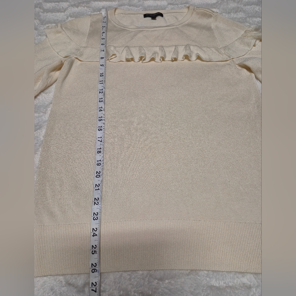 Banana‎ Republic Cream Ruffle Sweater - Picture 5 of 7